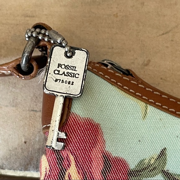 Fossil Classic #75082 Floral Shoulder Handbag - Picture 10 of 10